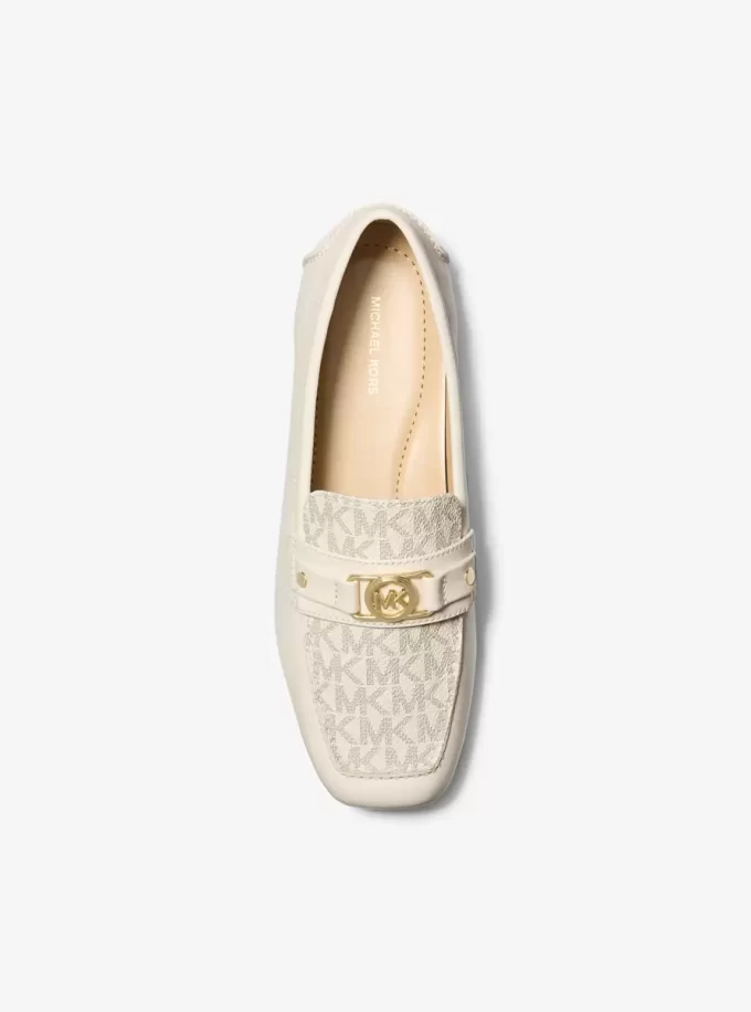 Mocasín Mandy de cuero y logotipo de la firma Mocasín Mandy de cuero y logotipo de la firma