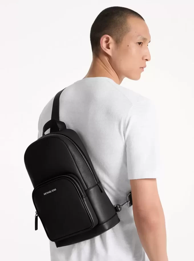 Mochila bandolera de cuero granulado Cooper Mochila bandolera de cuero granulado Cooper