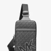 Mochila bandolera mediana con el logotipo de la firma Cooper Mochila bandolera mediana con el logotipo de la firma Cooper