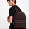 Mochila Edison de piel de grano cruzado resistente a arañazos