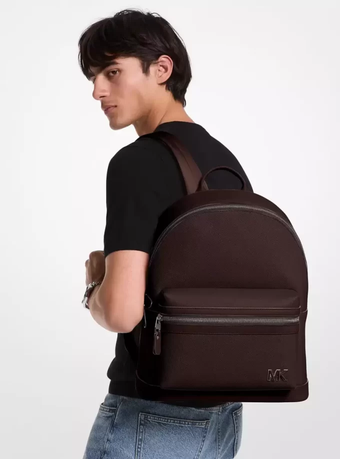 Mochila Edison de piel de grano cruzado resistente a arañazos