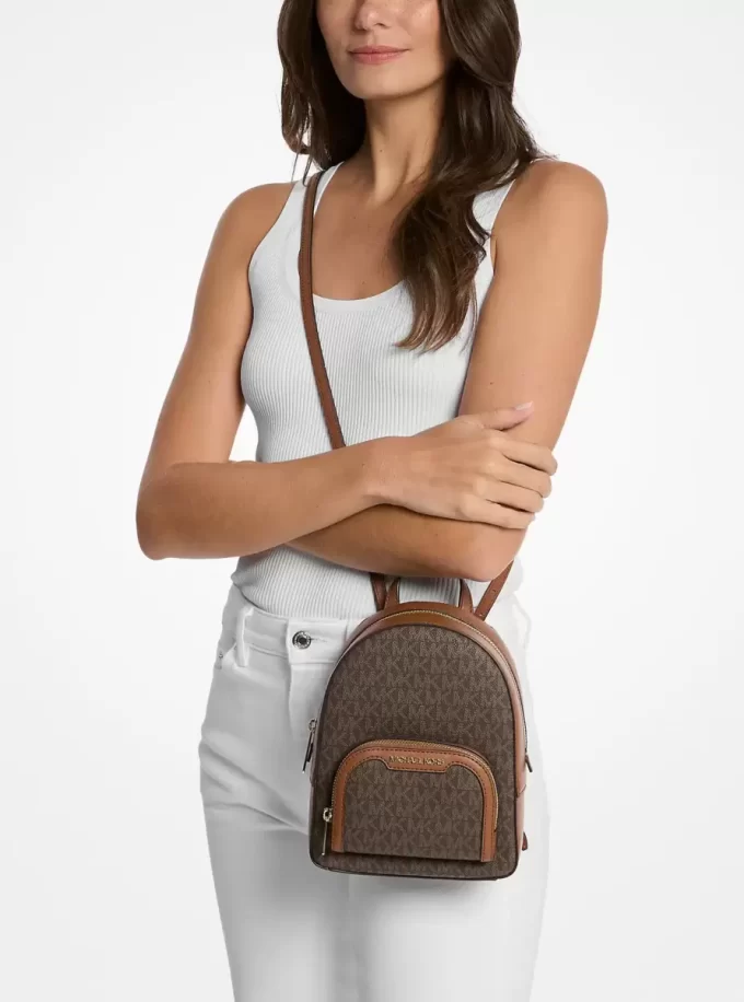 Mochila extrapequeña con el logotipo de Jaycee