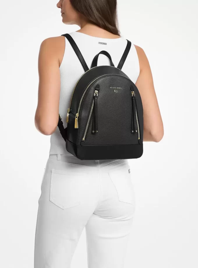 Mochila mediana Brooklyn de piel granulada Mochila mediana Brooklyn de piel granulada