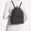 Mochila mediana con el logotipo de la firma Sheila Mochila mediana con el logotipo de la firma Sheila