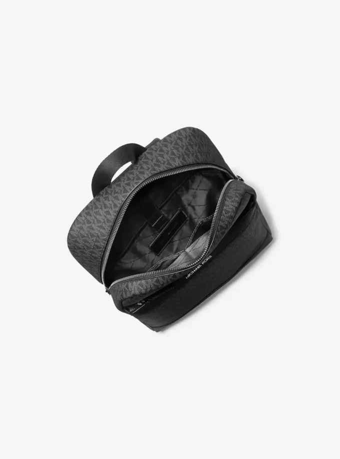 Mochila mediana con logotipo de la firma Cooper Mochila mediana con logotipo de la firma Cooper