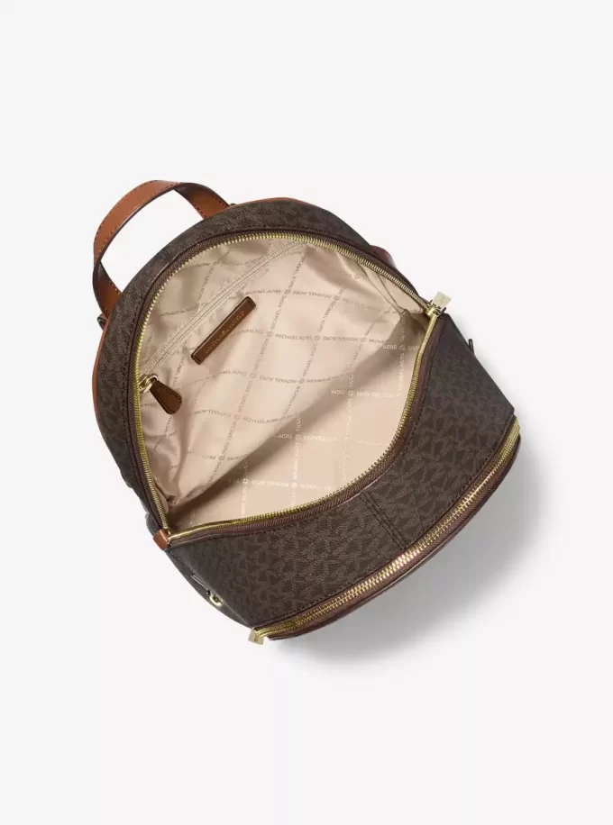 Mochila mediana con logotipo de la firma Rhea Mochila mediana con logotipo de la firma Rhea
