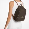 Mochila mediana con logotipo de la firma Rhea Mochila mediana con logotipo de la firma Rhea