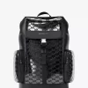 Mochila mediana Cooper con logotipo metálico en relieve Mochila mediana Cooper con logotipo metálico en relieve