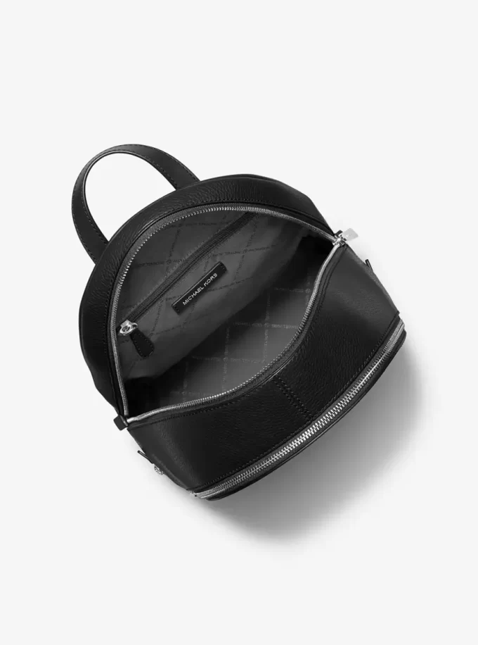 Mochila mediana Rhea de piel granulada Mochila mediana Rhea de piel granulada
