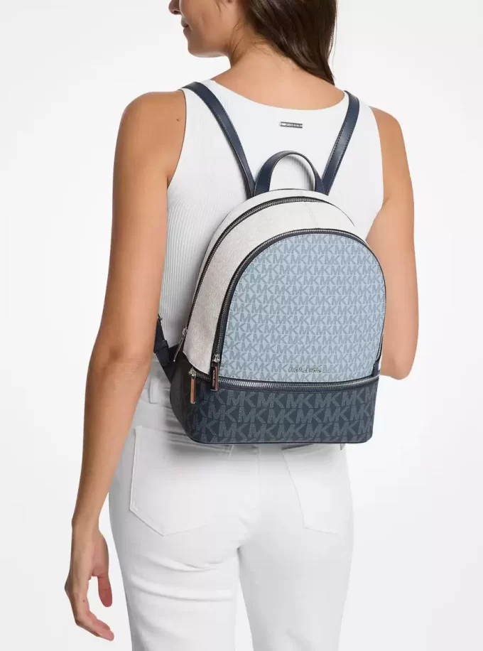 Mochila Rhea mediana con logo de la firma y bloques de color Mochila Rhea mediana con logo de la firma y bloques de color