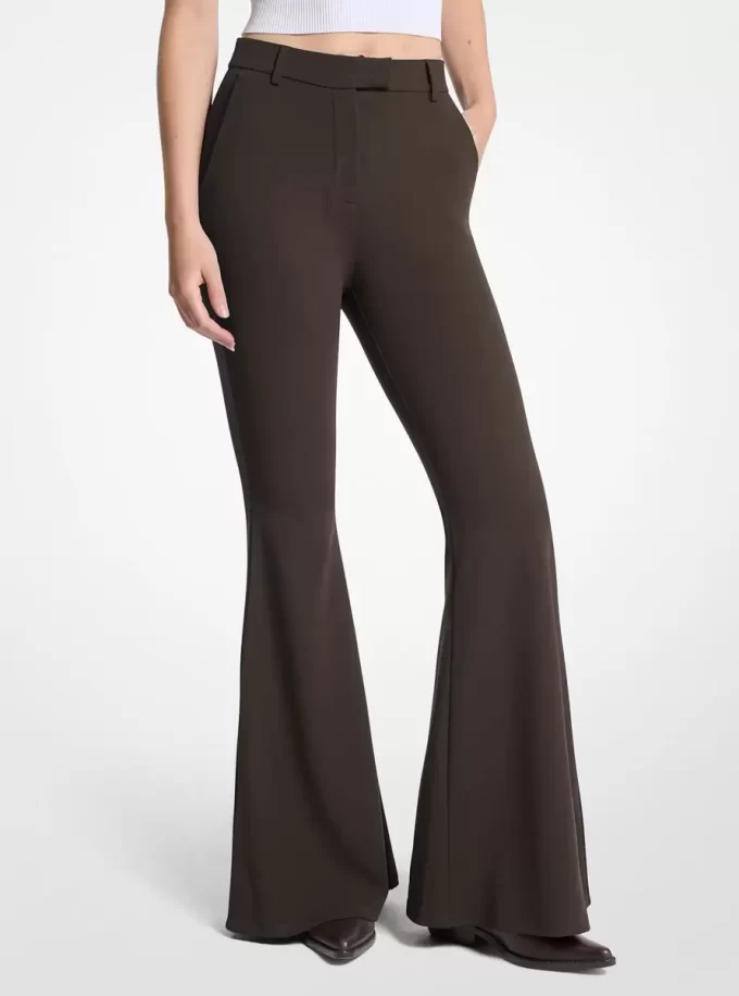 Pantalón acampanado de crepé elástico