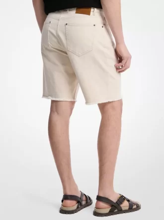 Pantalones cortos de mezclilla deshilachados