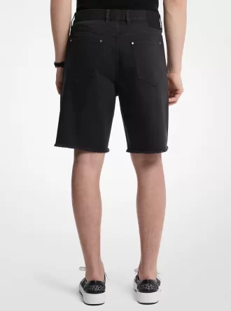 Pantalones cortos de mezclilla deshilachados