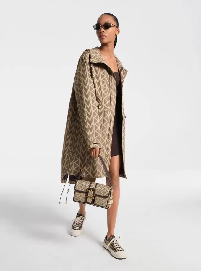 Parka extragrande con logo jacquard MK2000 Parka extragrande con logo jacquard MK2000