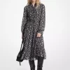 Vestido camisero de georgette con estampado floral y fruncido
