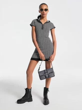 Vestido con capucha y estampado jacquard con el logo MK2000