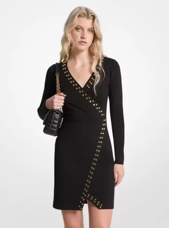Vestido cruzado con tachuelas