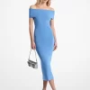 Vestido de punto elástico con hombros descubiertos