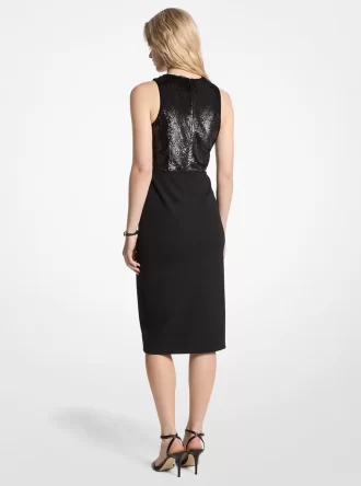 Vestido halter de lentejuelas y crepé