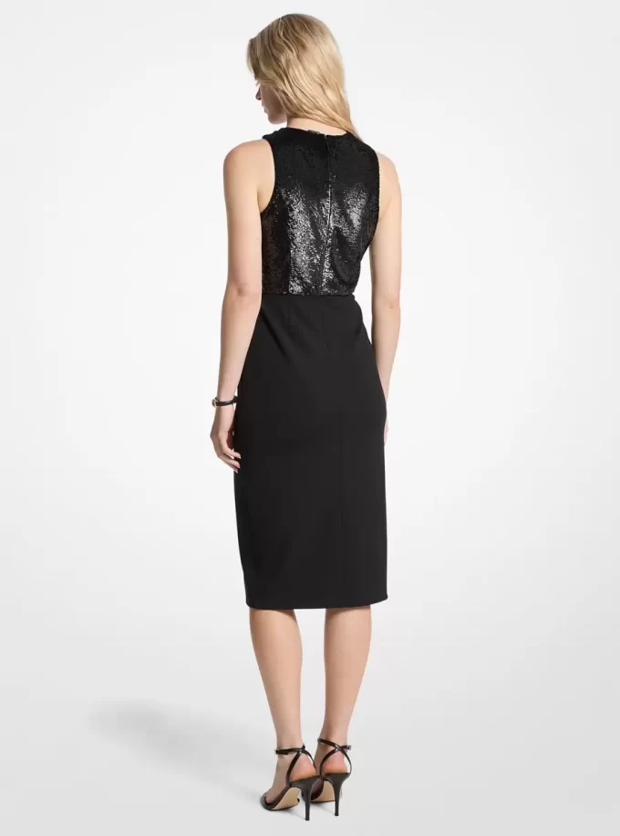 Vestido halter de lentejuelas y crepé