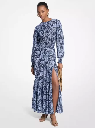 Vestido largo de georgette con estampado paisley y fruncido