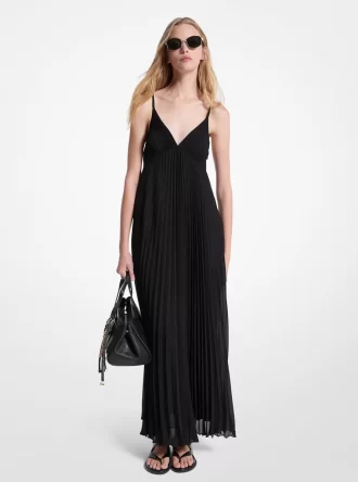Vestido largo plisado de georgette