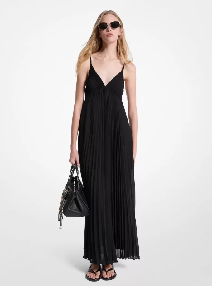 Vestido largo plisado de georgette
