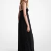 Vestido largo plisado de georgette