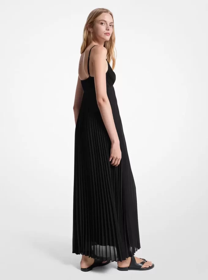 Vestido largo plisado de georgette