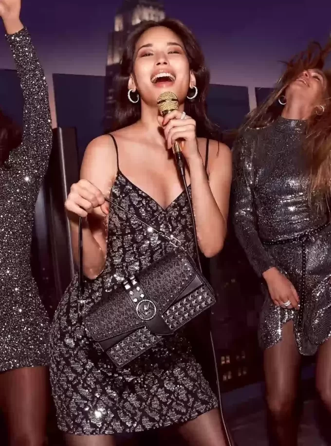 Vestido lencero de viscosa elástica con lentejuelas de serpiente