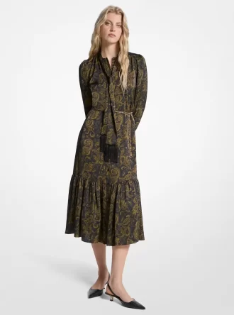 Vestido midi de satén con estampado paisley y cuello con lazo