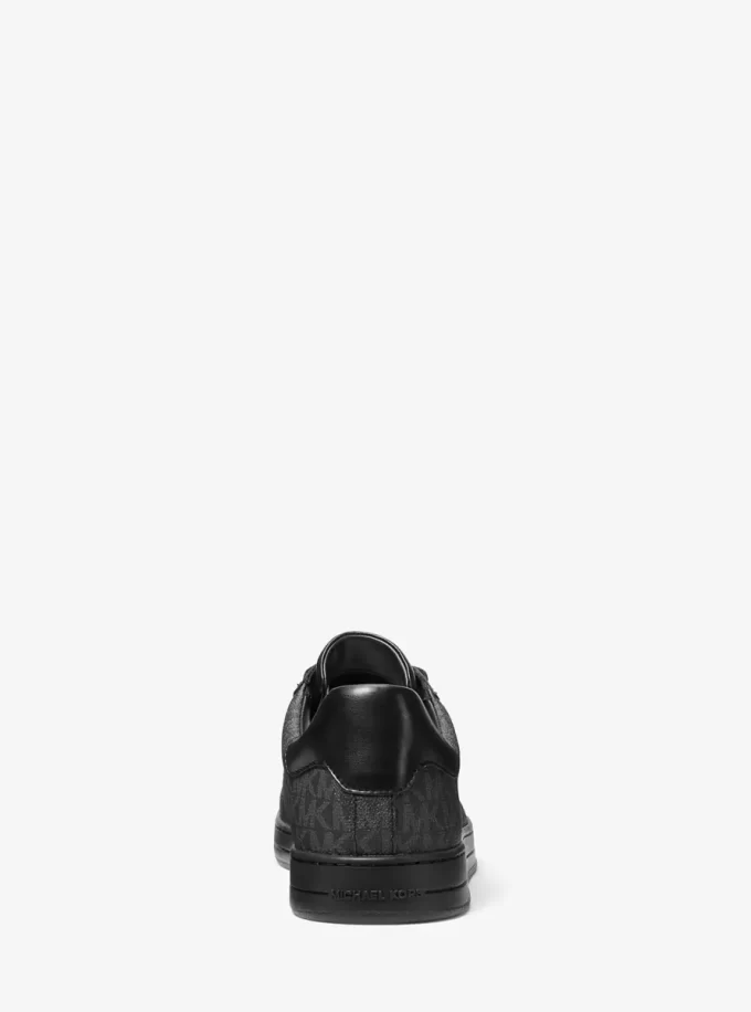 Zapatillas con el logotipo de Jacob Signature