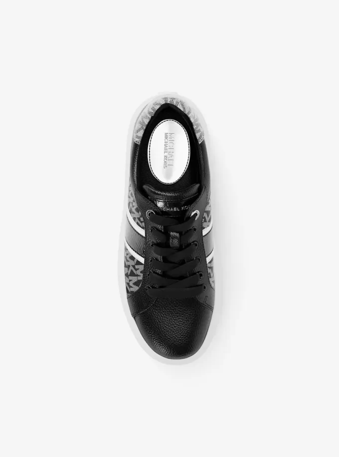 Zapatillas de plataforma con rayas y logo de la firma Romey Zapatillas de plataforma con rayas y logo de la firma Romey