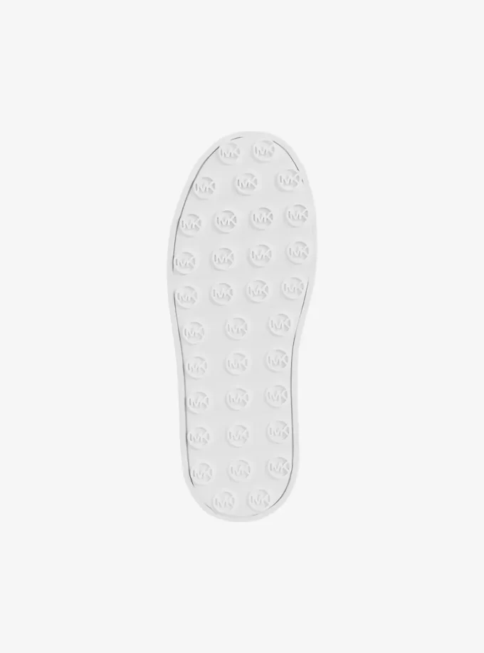Zapatillas de plataforma con rayas y logo de la firma Romey Zapatillas de plataforma con rayas y logo de la firma Romey
