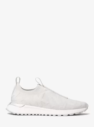 Zapatillas deportivas sin cordones de punto elástico con el logo de Bodie en relieve