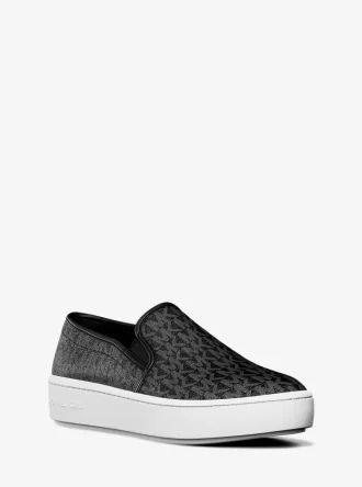 Zapatillas sin cordones con logo exclusivo de Teddi