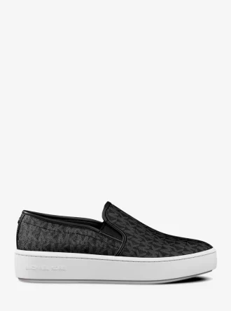 Zapatillas sin cordones con logo exclusivo de Teddi