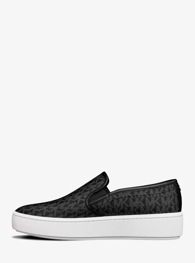 Zapatillas sin cordones con logo exclusivo de Teddi