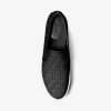 Zapatillas sin cordones con logo exclusivo de Teddi