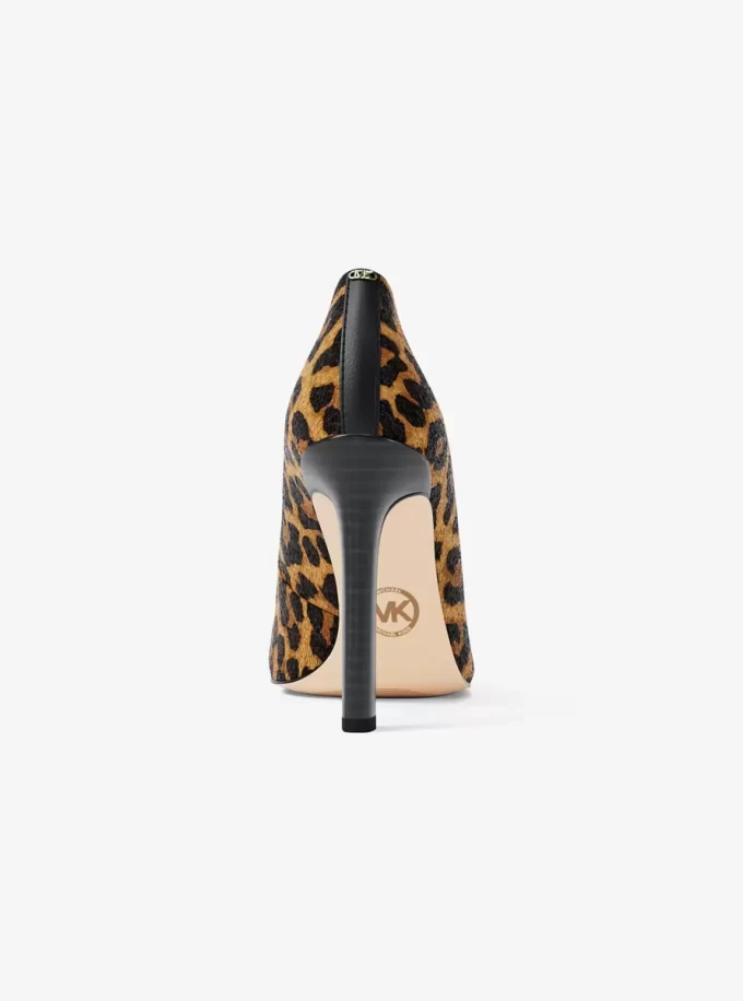 Zapatos de salón de pelo de becerro con estampado de leopardo Amara