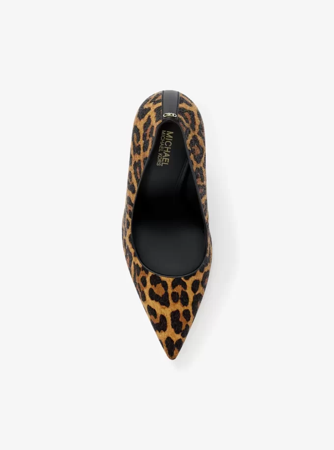 Zapatos de salón de pelo de becerro con estampado de leopardo Amara