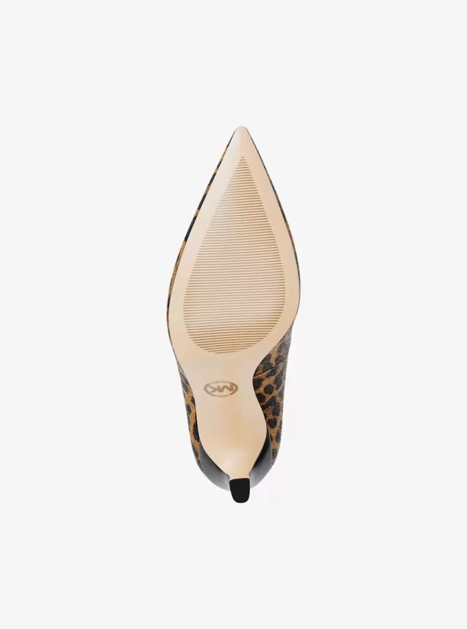 Zapatos de salón de pelo de becerro con estampado de leopardo Amara