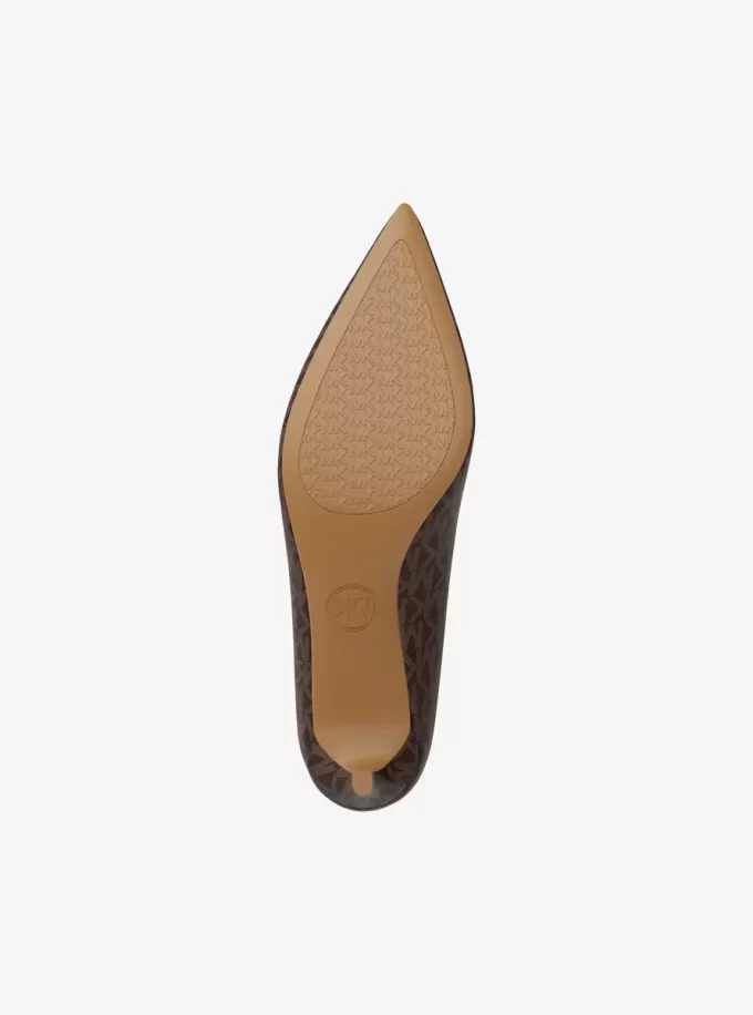 Zapatos de tacón bajo con logo de la firma Alina Flex