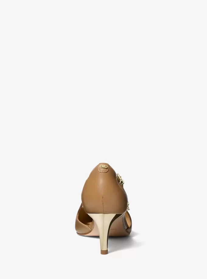Zapatos de tacón de gatito de cuero Kasia