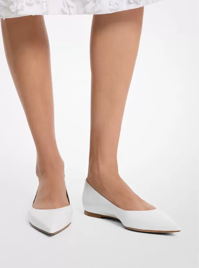 Zapatos planos de cuero Renata Skimmer